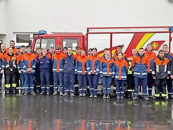 Die Teilnehmer der Modularen Truppausbildung der Feuerwehren aus dem Markt Burkardroth