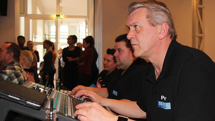 Konzentriert: Sound-Mischer Peter Estenfelder.