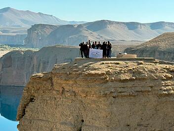 Als Teil von Reisegruppen bereisen immer mehr westliche Touristen Afghanistan.