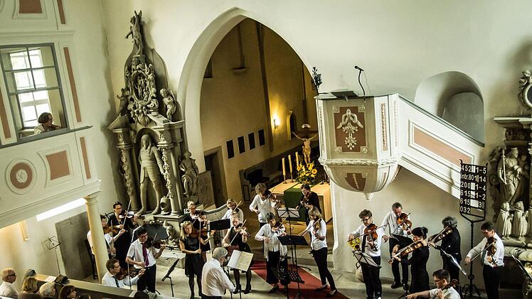 Zahlreiche Zuhörer lockte die Serenade mit dem Collegium musicum Coburg in die Schlosskirche Ahorn.Foto: Jochen Berger