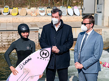 Stehende Flusswelle für Surfer in Nürnberg eröffnet