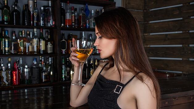 Alkohol-Konsum nach der Corona-Impfung: Deshalb solltest du verzichten