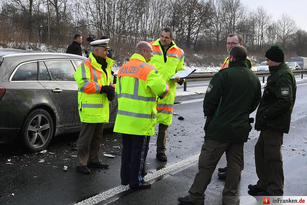 Unfallserie auf A73 bei Buttenheim
