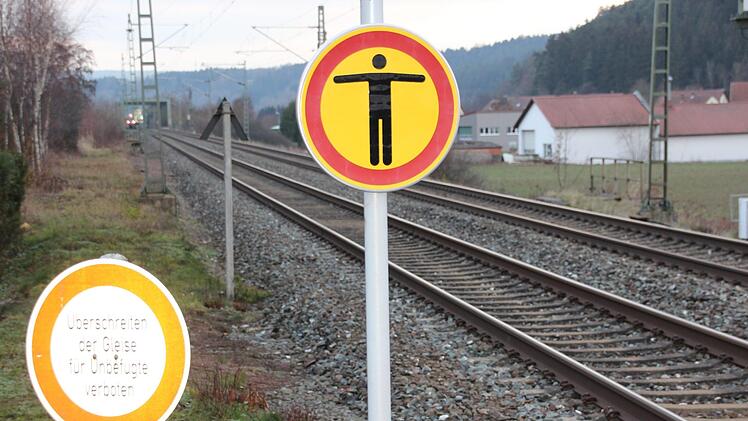Das Ende des Bahnsteigs in Gundelsdorf. Foto: Andreas Schmitt