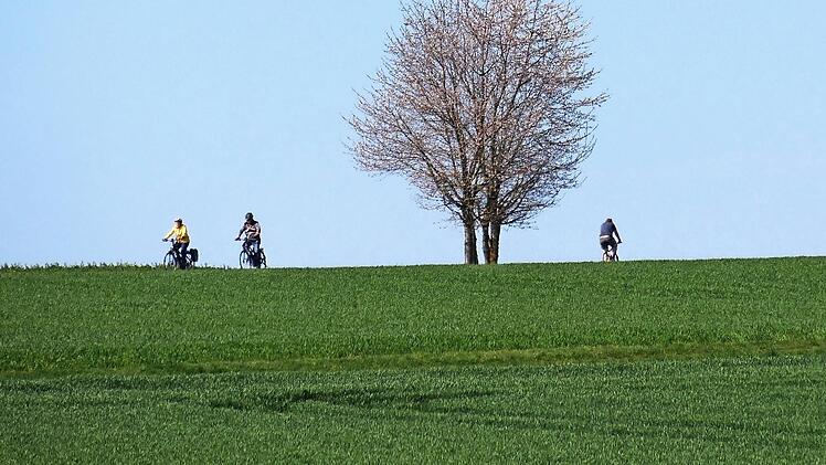 Freizeitsportler freuen sich über Sonnenschein und blauen Himmel. Doch die Natur bräuchte mehr Regen.