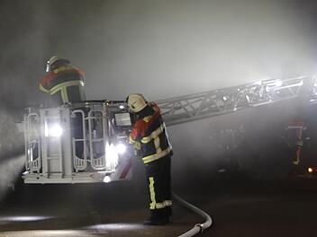 Feuerwehr Bamberg wird zu Rauch aus Wohnhaus alarmiert
