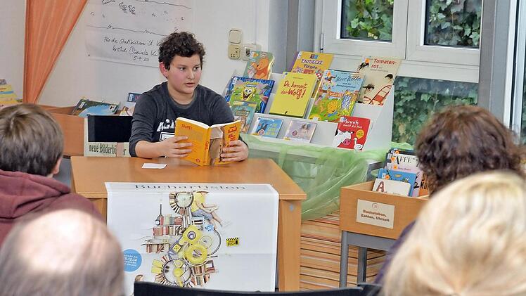 Elias Safwat las aus dem Buch "Simpel" vor. Für ihn war der Wettbewerb ein "starker Kampf", der ihm den dritten Platz bescherte.