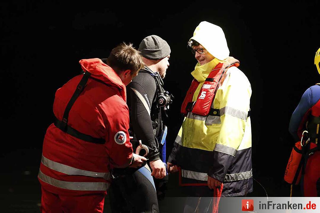 Pkw rollt bei Theres in Main: 23-Jährige stirbt