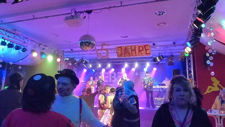 Impresssionen von der Faschingsparty des Karnevalclubs Röttenbach. Foto: Pauline Lindner