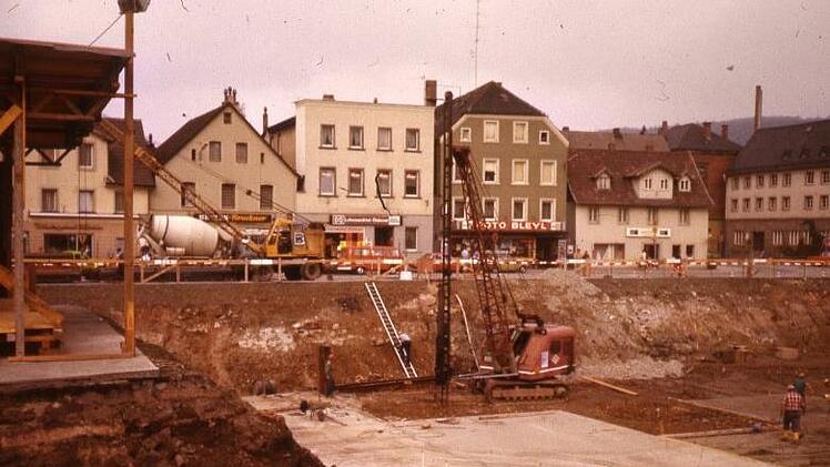1979: Blick auf die Webergasse beim Bau der Tiefgarage, die jetzt saniert wird. Foto: Stadtarchiv