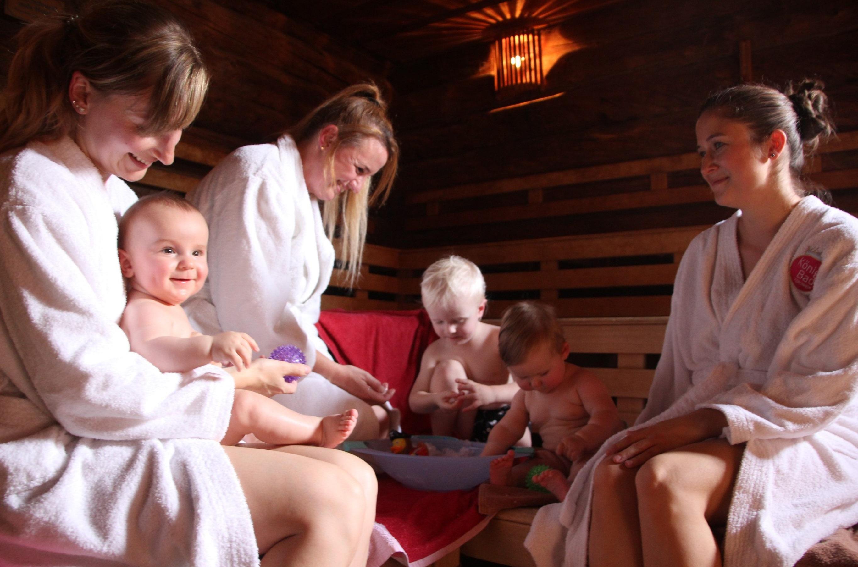 Mit Baby in die Sauna Königsbad Forchheim bietet ungewöhnlichen Kurs an