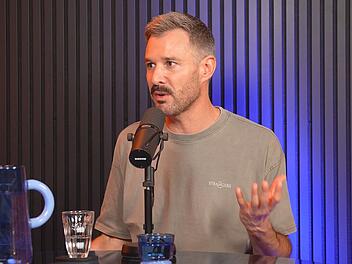 Jochen Schropp hat im Podcast "Zwischen den Zeilen" &uuml;ber seine Trennung gesprochen.