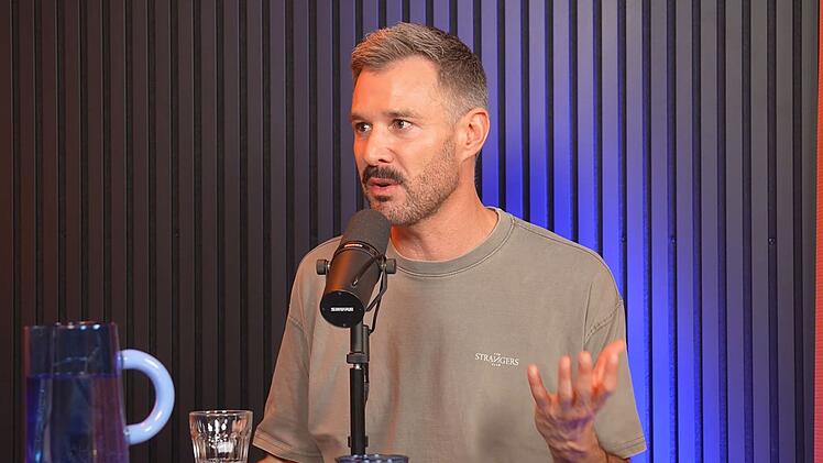 Jochen Schropp hat im Podcast "Zwischen den Zeilen" &uuml;ber seine Trennung gesprochen.