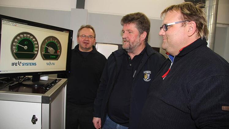 Referent Reiner Greif mit Wolfgang Kunert und Daniel Kohl.