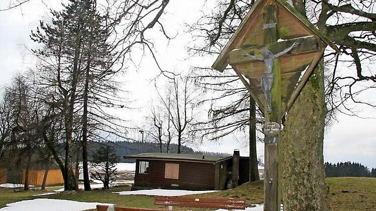 Das Naturfreundehaus in Schnebes liegt idyllisch, doch derzeit sind Wasser- und Stromanschluss gekappt.  Fotos: Sonja Adam