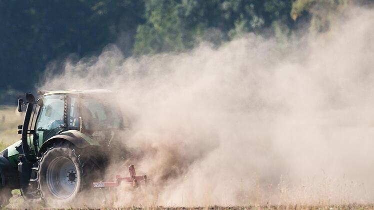 Die Landwirte im Kreis Lichtenfels  leiden unter den Folgen des Dürresommers. Auf der VlF-Hauptversammlung war  eines der wichtigsten Themen,  wie dem abgeholfen werden könne.Archiv, dpa