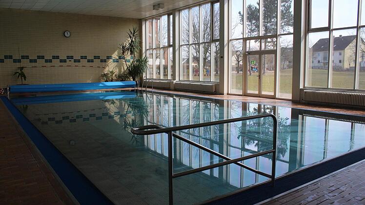 800.000 Euro wurden bereits für die Sanierung des Schulschwimmbads ausgegeben, weitere 300.000 Euro sollen noch ausgegeben werden.