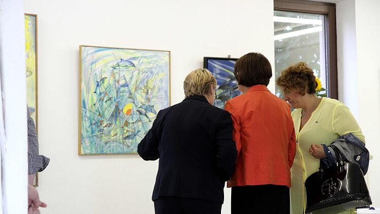 Die Besucher dürfen kreativ sein und Namen für die Bilder suchen.