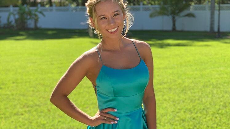 Lara Regenspurger am Tag ihres "Prom", des traditionsreichen Abschlussballs der 11. und 12. Klassen. Regenspurger