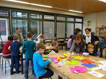 Groß war das Interesse an der Montessoripädagogik anlässlich des alljährlichen Tages des offenen Klassenzimmers an der Montessorischule Rhön-Saale in Sandberg. Die Besucher hatten die Möglichkeit, sich über Montessorimaterialien und diese besondere Form der Pädagogik zu informieren.  Foto: Marion Eckert