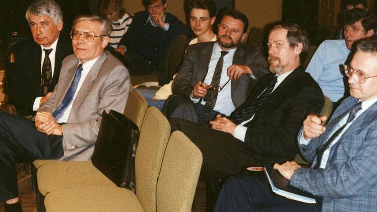 Wolfgang Protzner (links) und Horst Zahr (rechts daneben) beim Besuch einer Kulmbacher Delegation kurz nach der Wende in Saalfeld.
