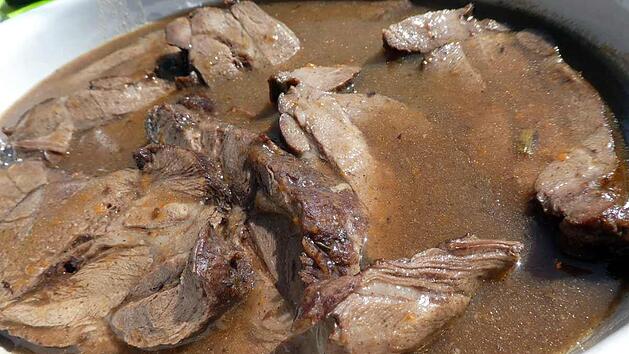 wildschweinbraten-sosse.jpg