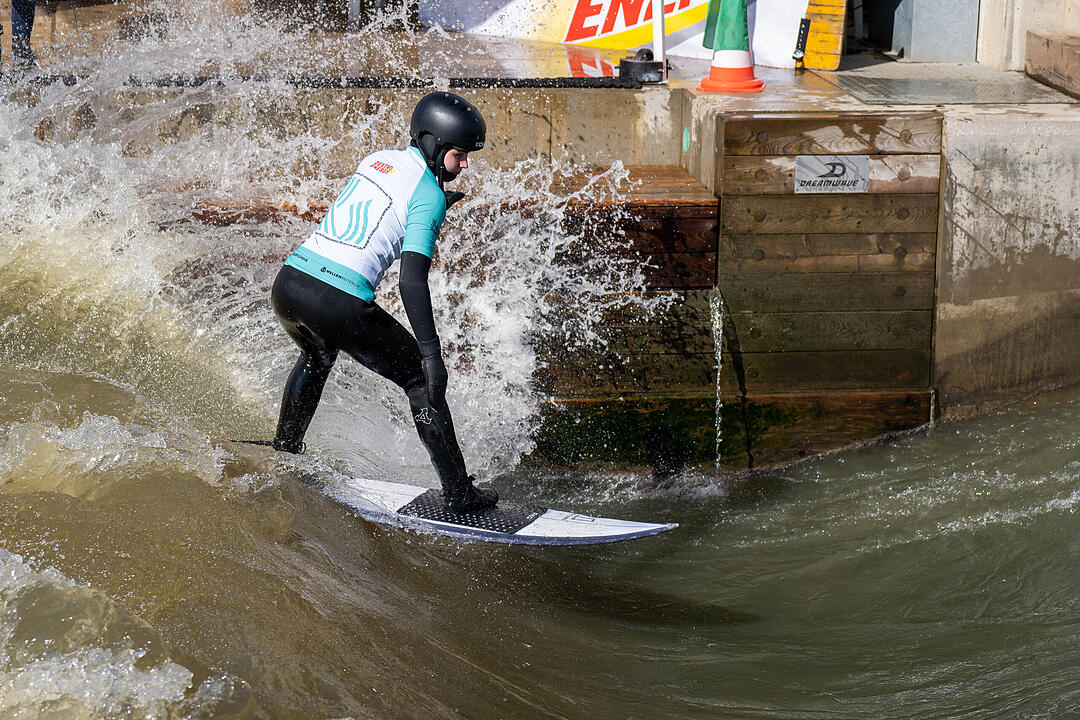 Die Surferwelle mitten in Nürnberg