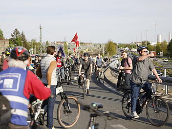 Gegen Ausbau des Frankenschnellwegs: Fahrraddemo in Nürnberg