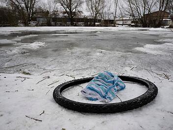 Leiche bei Suche nach Eisbader gefunden