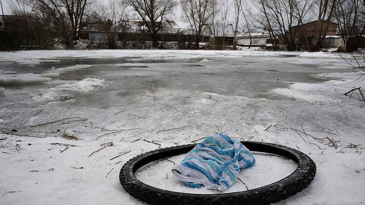 Leiche bei Suche nach Eisbader gefunden