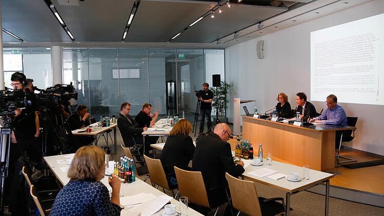 Das Medieninteresse war groß. Foto: Matthias Hoch