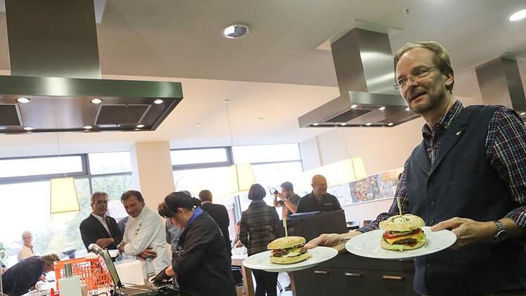 Impressionen vom Oberfranken-Burger-Wettbewerb im Kulmbacher Mupäz Foto: Barbara Herbst