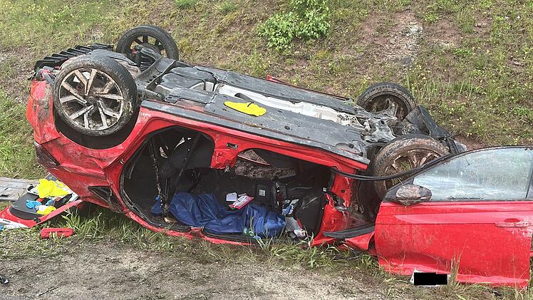 A73 bei Bad Staffelstein: Zwei Unfälle bei Starkregen