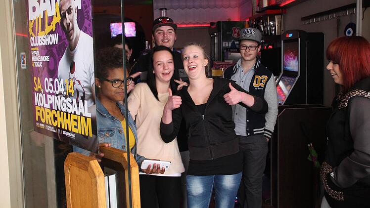 Vanessa und ihre Freunde sind froh, dass die O.B.A. Konzerte organisiert.