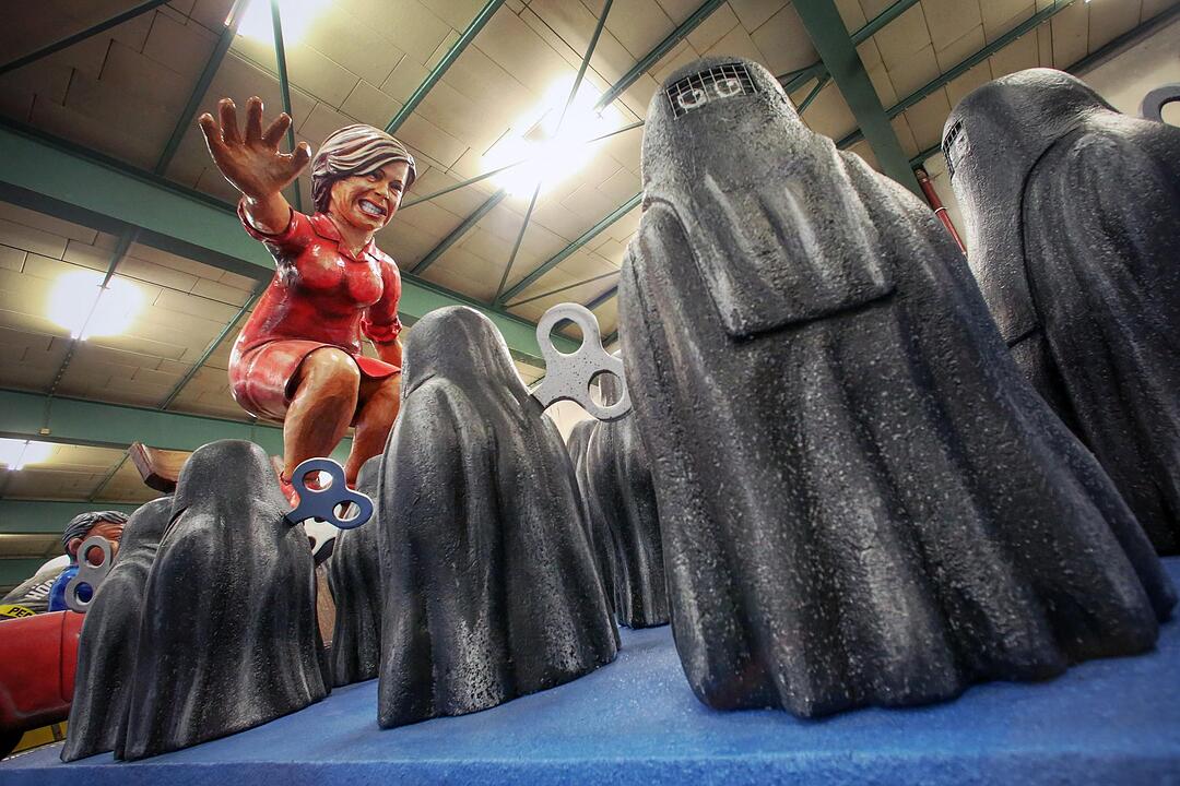 Motivwagen für Mainzer Rosenmontagszug