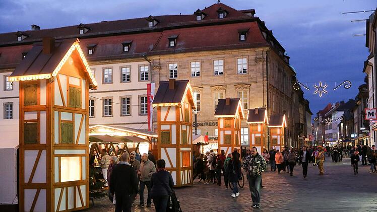 Der Bamberger Weihnachtsmarkt wurde am Donnerstagabend offiziell eröffnet. Foto: Harald Rieger
