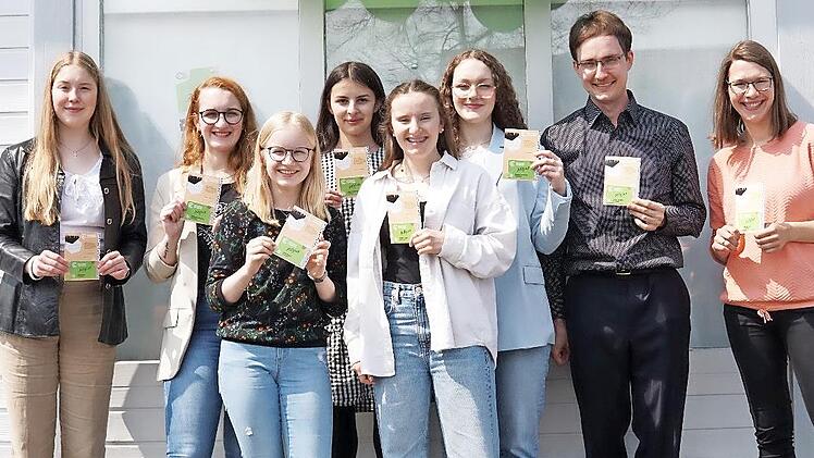 Das EC-Gründungsteam (von links): Rahel Lang, Johanna Schwozer, Nelly Kugler, Deborah Holzer, Mathea Gapa, Natalie Schwozer, Julian Lechner, Mirjam Born