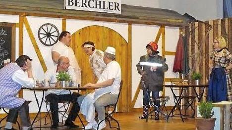 2015 wurden die "Rebellischen Weiber" aufgeführt. Das Bild zeigt (von links) Thomas Steinlein, Willi Rucker, Markus Ittner, Martina Rucker, Willi Pöhlmann, Maria Steinlein und Stefka Kodisch.  Foto: Klaus-Peter Wulf