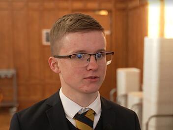 Lucas lebt sich nur langsam in England ein.