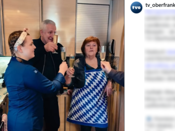 Alexander Herrmanns Format "Knallhart Oma" startet am Freitag im TV