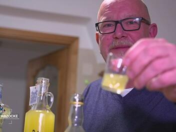 Bei der Limoncello-Verkostung schwelgt Peter Giesel pl&ouml;tzlich in Erinnerungen.