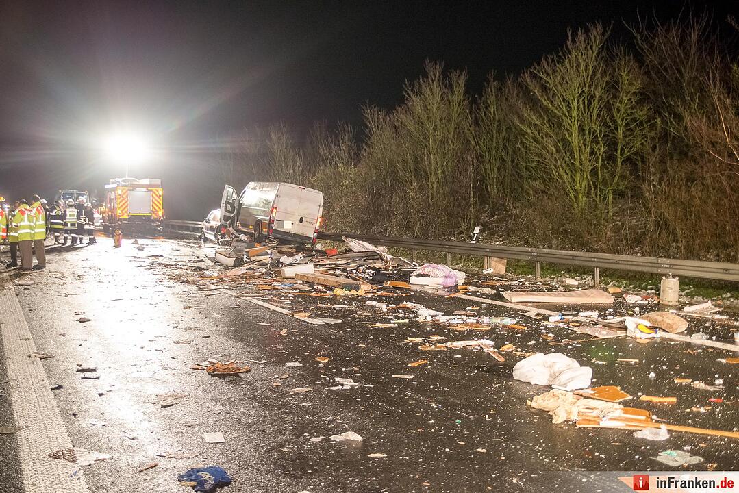 Frau bei Unfall auf A7 bei Kitzingen getötet
