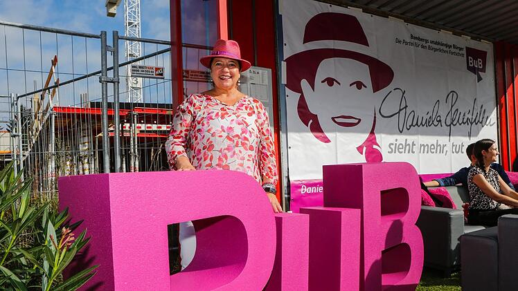 Daniela Reinfelder präsentierte sich in der Starkenfeldstraße als OB-Kandidatin der BuB. Foto: Matthias Hoch