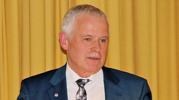 Oberstudiendirektor Harry Koch wurde als Leiter des BBZ in den Ruhestand  verabschiedet. Foto: Dieter Britz