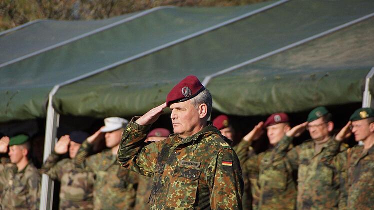 Kommandowechsel beim Hammelburger Ausbildungszentrum InfanterieFoto: Arkadius Guzy