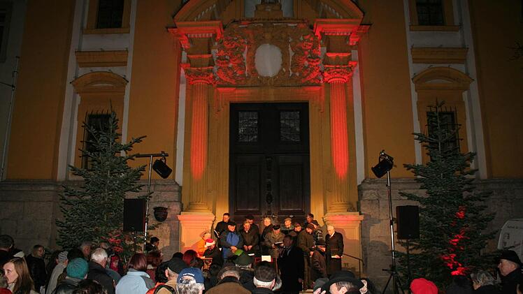 Oberbürgermeister Müller hält seine Eröffnungsansprache.