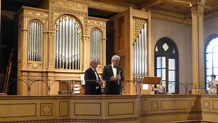 Ludwig Güttler und Friedrich Kircheis auf der Empore der Erlöserkirche.  Foto: Ahnert