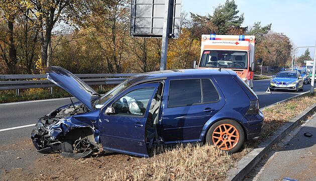 Unfall in Bamberg: Zwei Verletzte am Berliner Ring