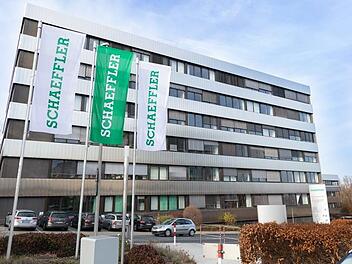 Die betroffenen Schaeffler-Mitarbeiter müssen nur über die Straße umziehen.