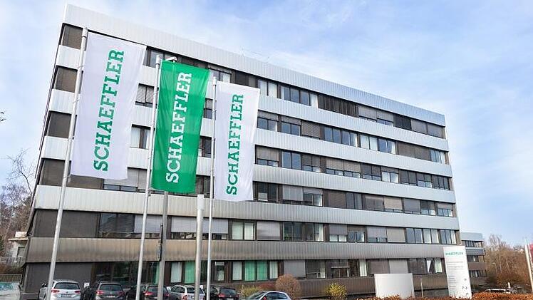Die betroffenen Schaeffler-Mitarbeiter müssen nur über die Straße umziehen.